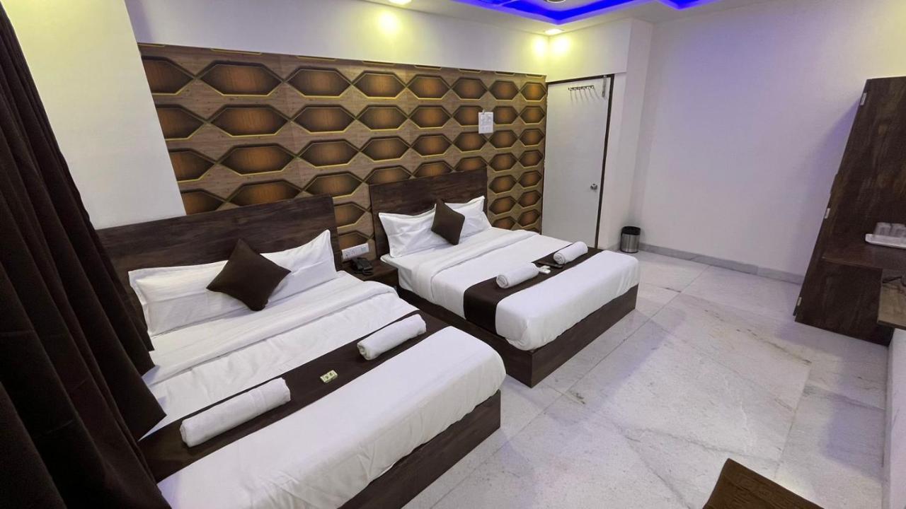Hotel Plaza Rooms - Prabhadevi Dadar - Mumbai, Mumbai
